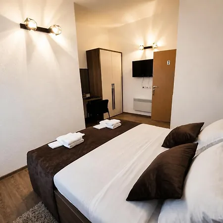 Bed & Breakfast Hum