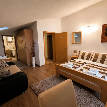 Bed & Breakfast Hum *