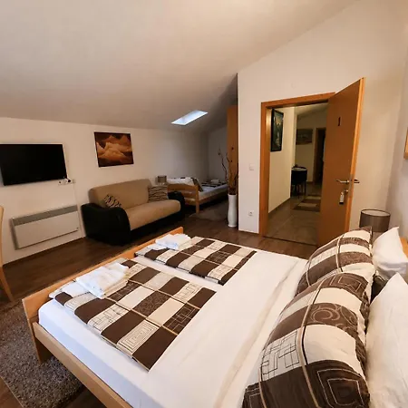 Bed & Breakfast Hum *
